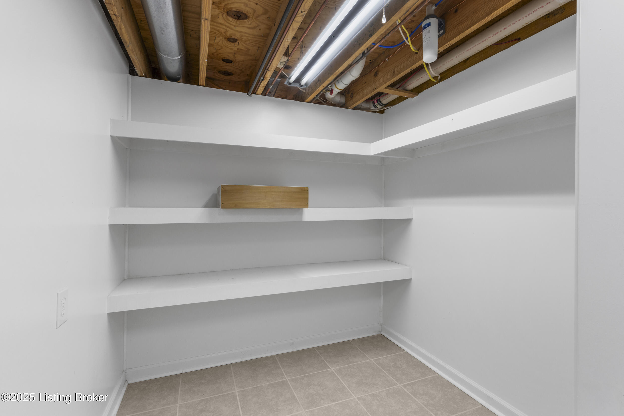 7707 Broad Run Road Louisville, KY 40291 - Photo 54 of 70 Storage