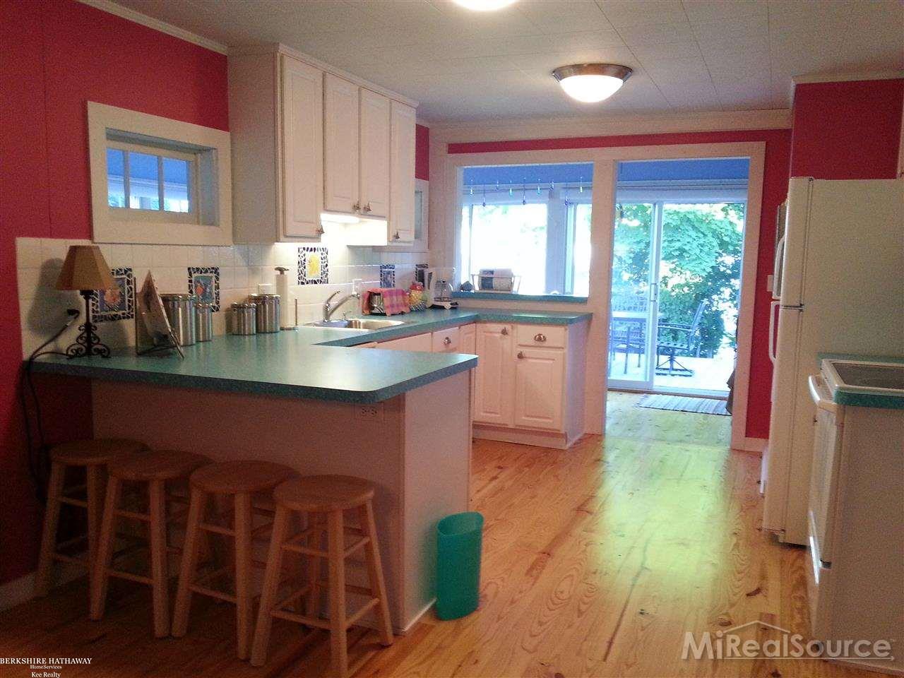 2245 Lakeshore Road Applegate, MI 48401 - Photo 10 of 40