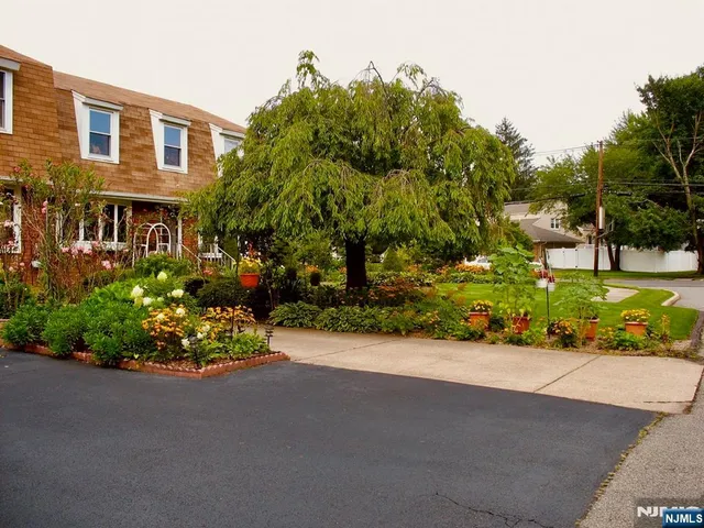 $999,999 | 4 Highfield Court, Wayne, NJ 07470