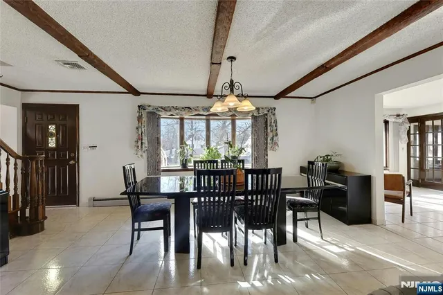 $999,999 | 4 Highfield Court, Wayne, NJ 07470