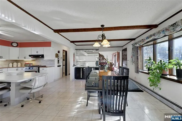 $999,999 | 4 Highfield Court, Wayne, NJ 07470