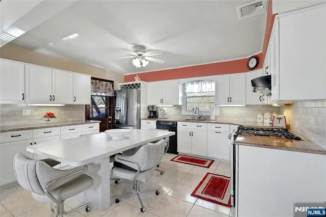 $999,999 | 4 Highfield Court, Wayne, NJ 07470