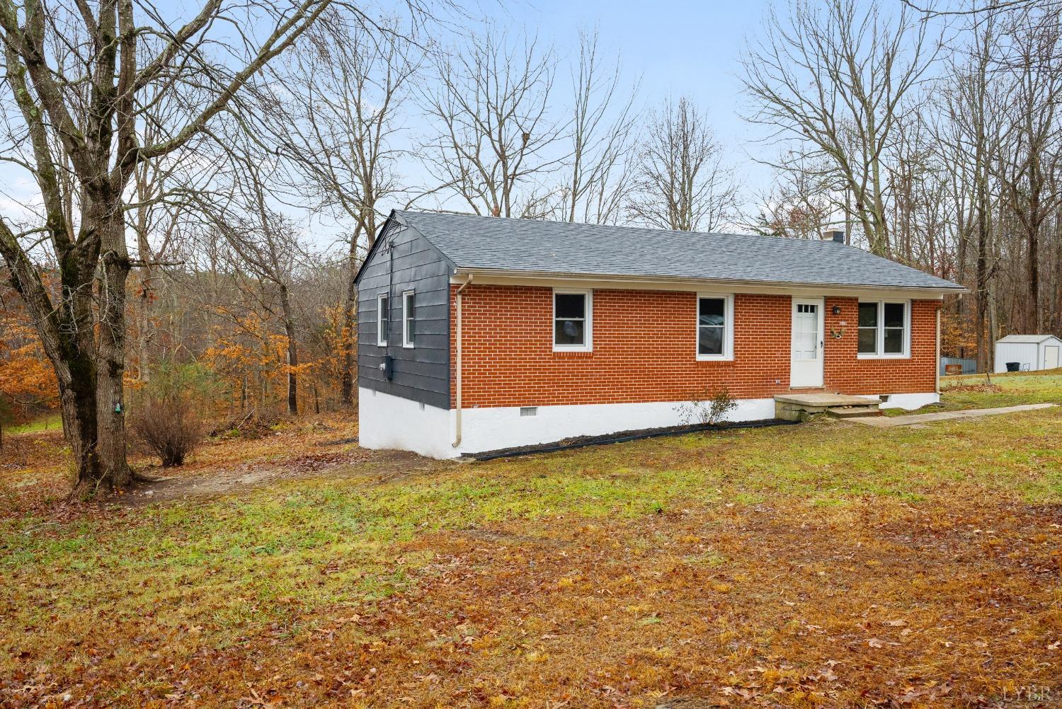 245 Hunter Road Brookneal, VA 24528 - Photo 16 of 26 Gallery Image 16