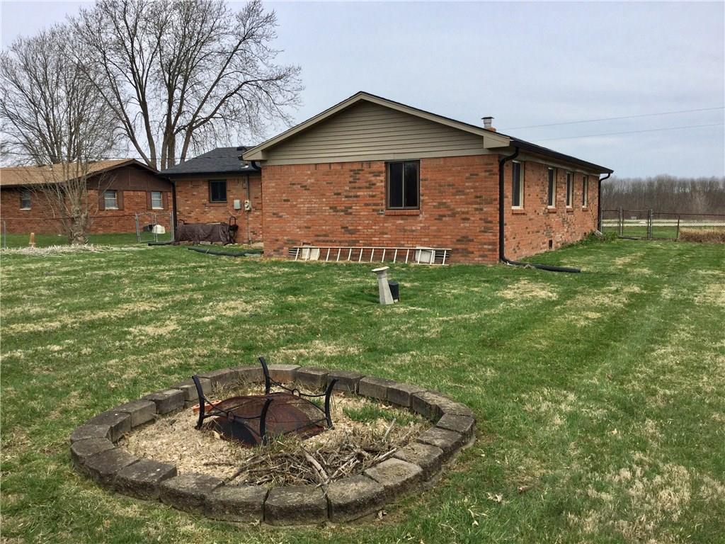 11185 North Division Road Fountaintown, IN 46130 - Photo 4 of 22