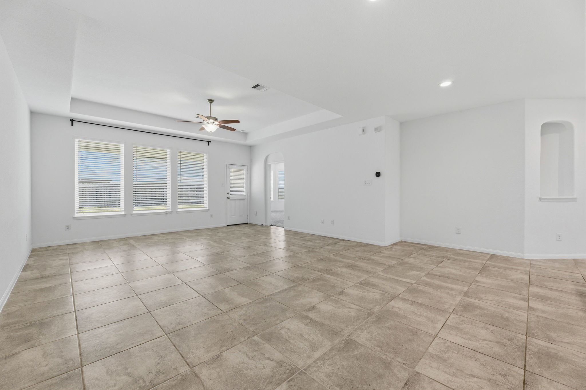 17515 Harbourfront Road Humble, TX 77346 - Photo 6 of 36 Gallery Image 6