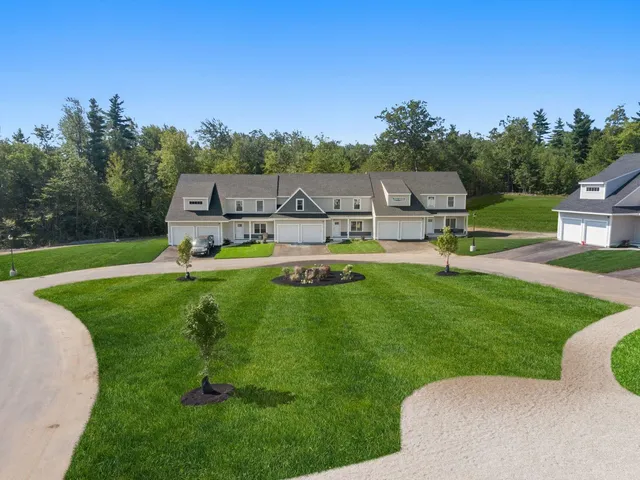 $654,900 | 65 Driftwood Circle, Unit 25, Sandown, NH 03873