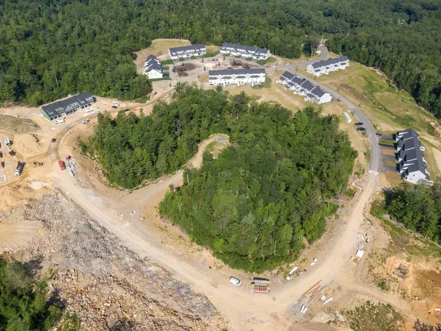 $654,900 | 65 Driftwood Circle, Unit 25, Sandown, NH 03873