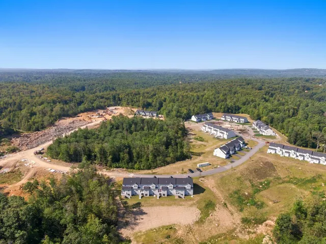 $654,900 | 65 Driftwood Circle, Unit 25, Sandown, NH 03873