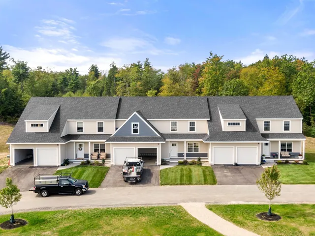 $654,900 | 65 Driftwood Circle, Unit 25, Sandown, NH 03873