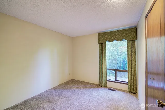 $3,295 | 19623 Southeast 216th Street, Maple Valley, WA 98038