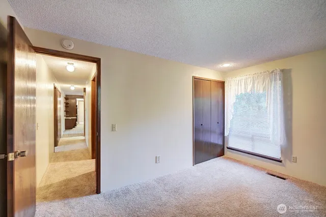 $3,295 | 19623 Southeast 216th Street, Maple Valley, WA 98038