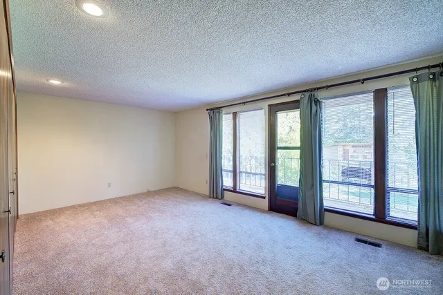 $3,295 | 19623 Southeast 216th Street, Maple Valley, WA 98038