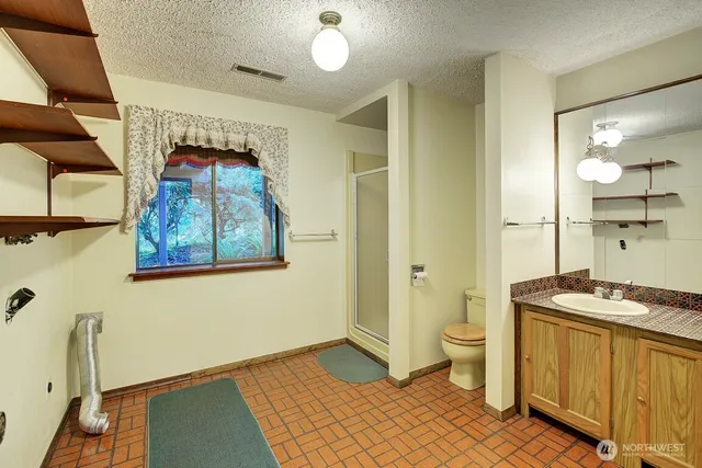 $3,295 | 19623 Southeast 216th Street, Maple Valley, WA 98038