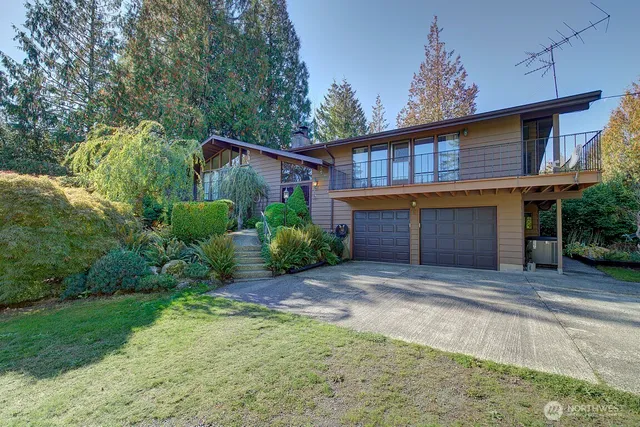 $3,295 | 19623 Southeast 216th Street, Maple Valley, WA 98038