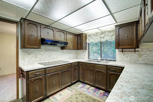 $3,295 | 19623 Southeast 216th Street, Maple Valley, WA 98038