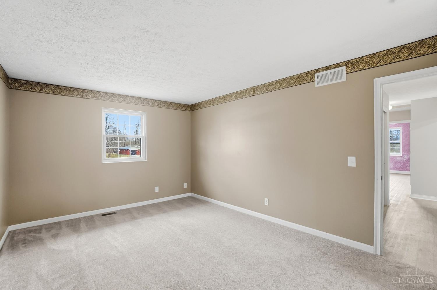 5285 Yeatman Road Cincinnati, OH 45252 - Photo 31 of 72