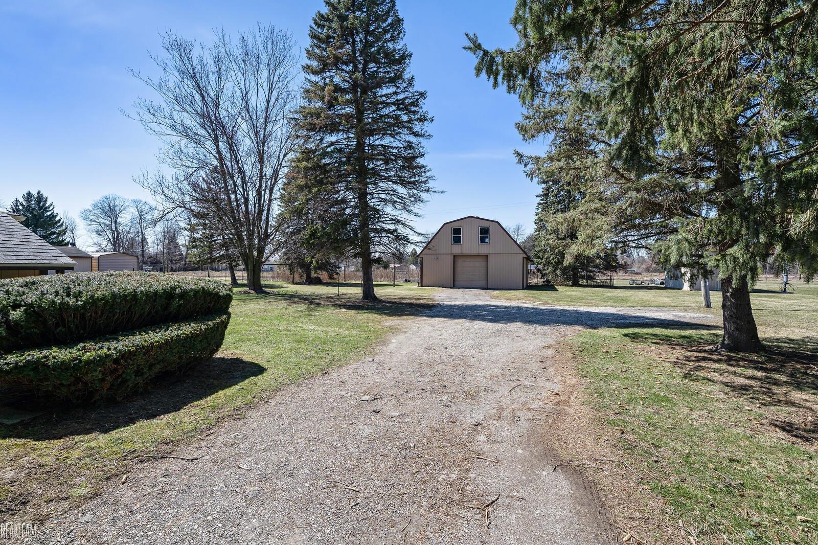 56301 Omo Road Macomb, MI 48042 - Photo 32 of 47