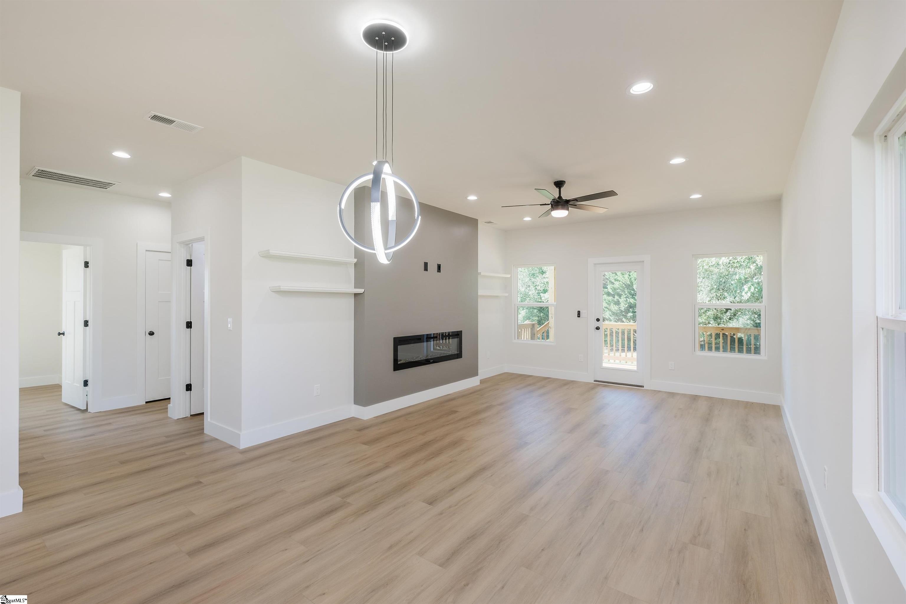 110 Simmons Road Woodruff, SC 29388 - Photo 3 of 17 Gallery Image 3