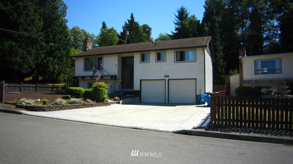 805 Southwest 117th Street Seattle, WA 98146 - Photo 2 of 10 Gallery Image 2