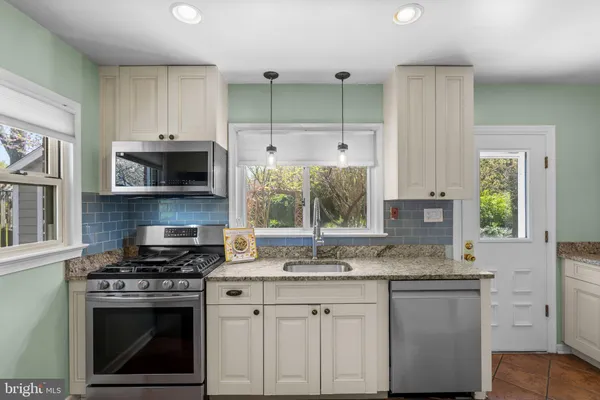 $549,990 | 7005 Grove Road, Alexandria, VA 22306