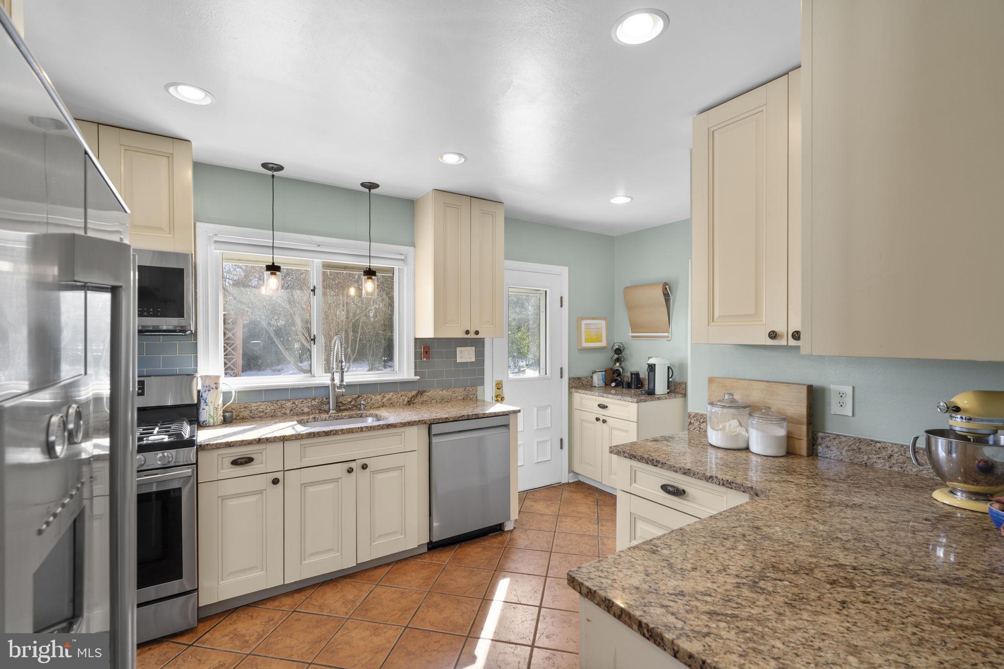 7005 Grove Road Alexandria, VA 22306 - Photo 19 of 81