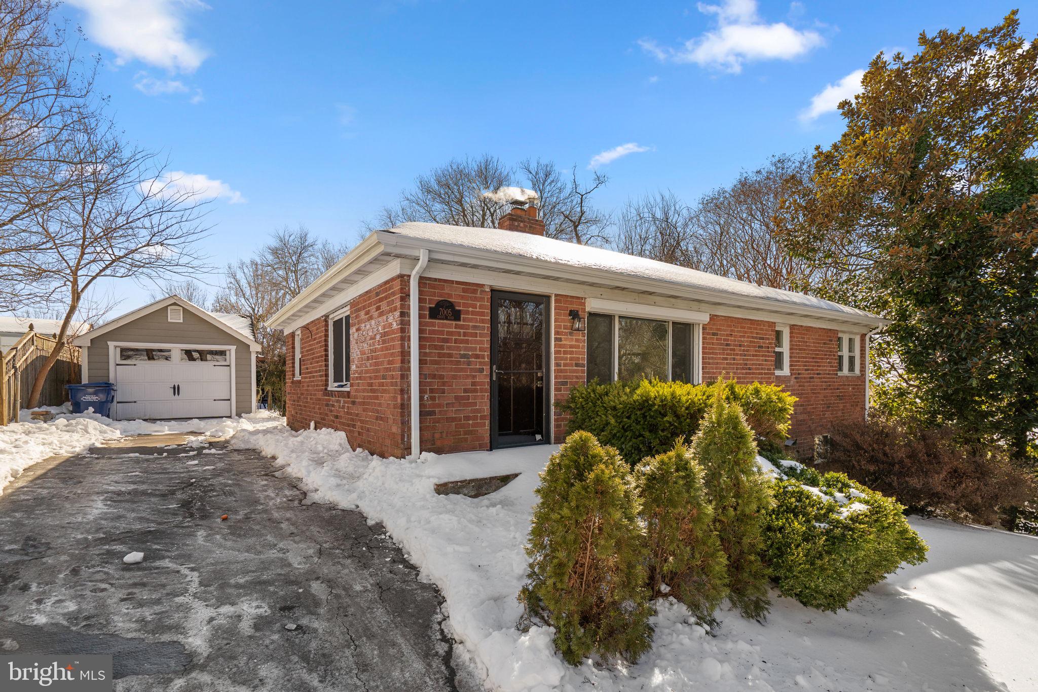 7005 Grove Road Alexandria, VA 22306 - Photo 2 of 29