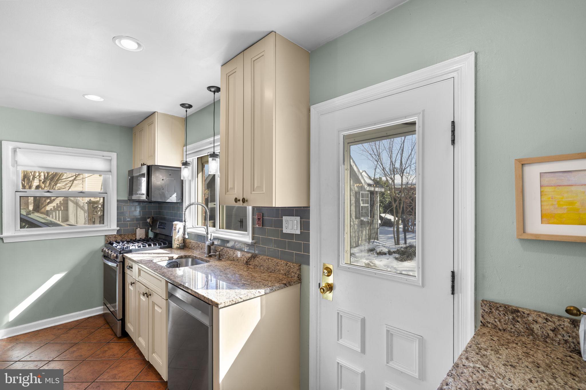 7005 Grove Road Alexandria, VA 22306 - Photo 25 of 81