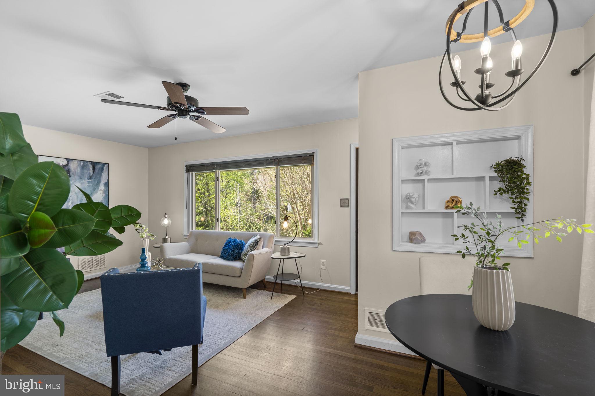 7005 Grove Road Alexandria, VA 22306 - Photo 28 of 81 Living Room