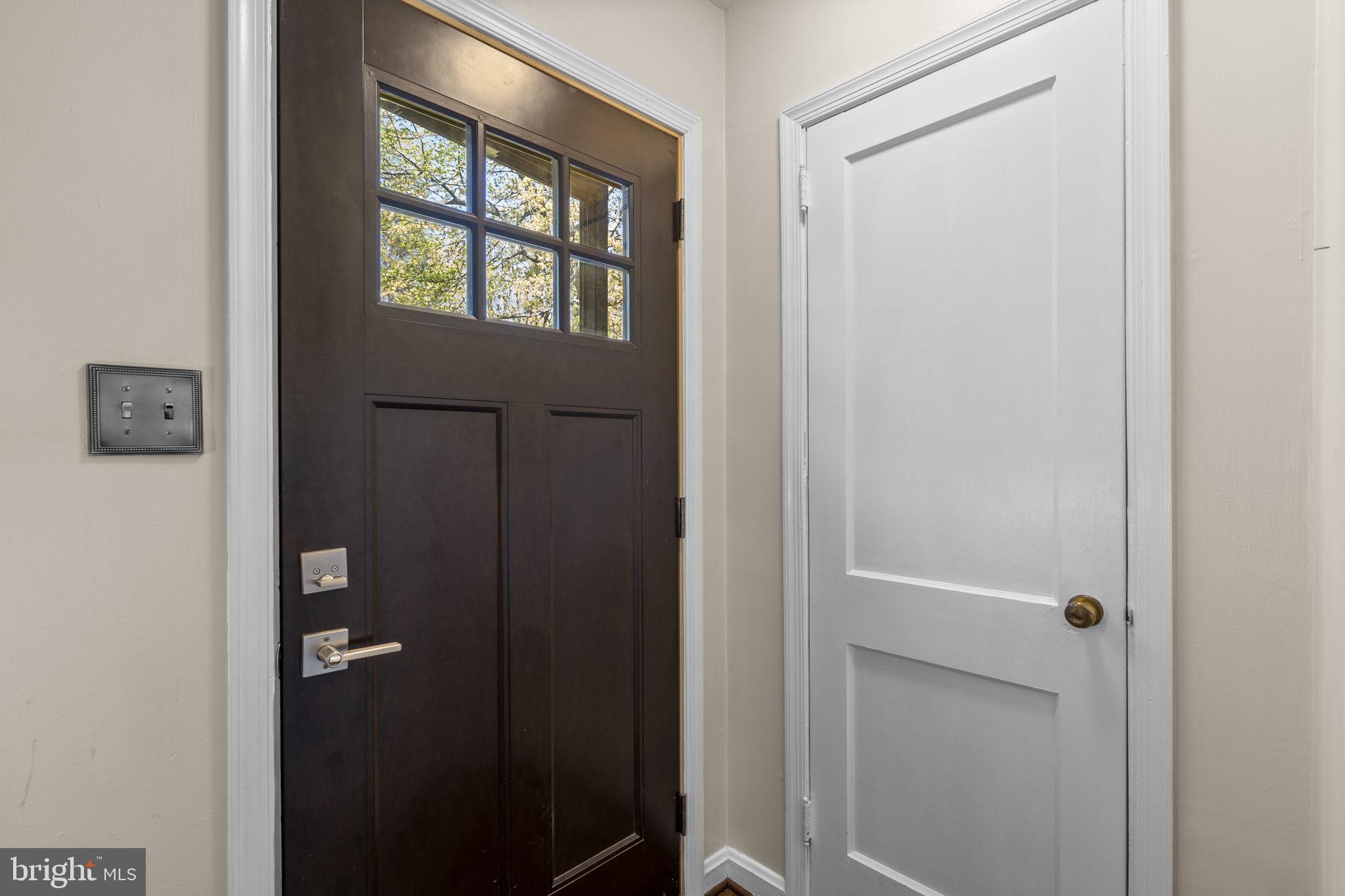 7005 Grove Road Alexandria, VA 22306 - Photo 3 of 52 Front Entry with Coat Closet