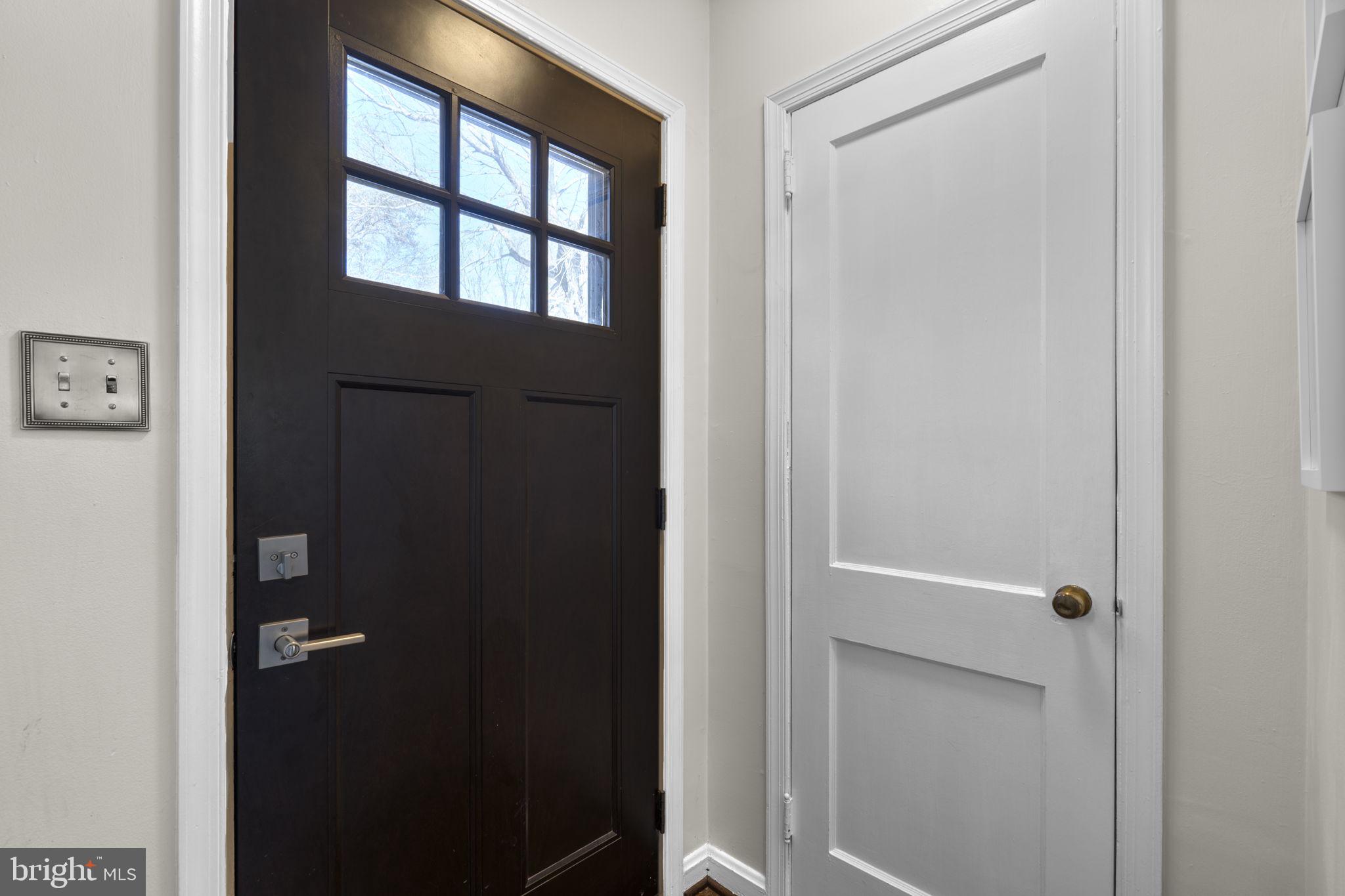 7005 Grove Road Alexandria, VA 22306 - Photo 3 of 29