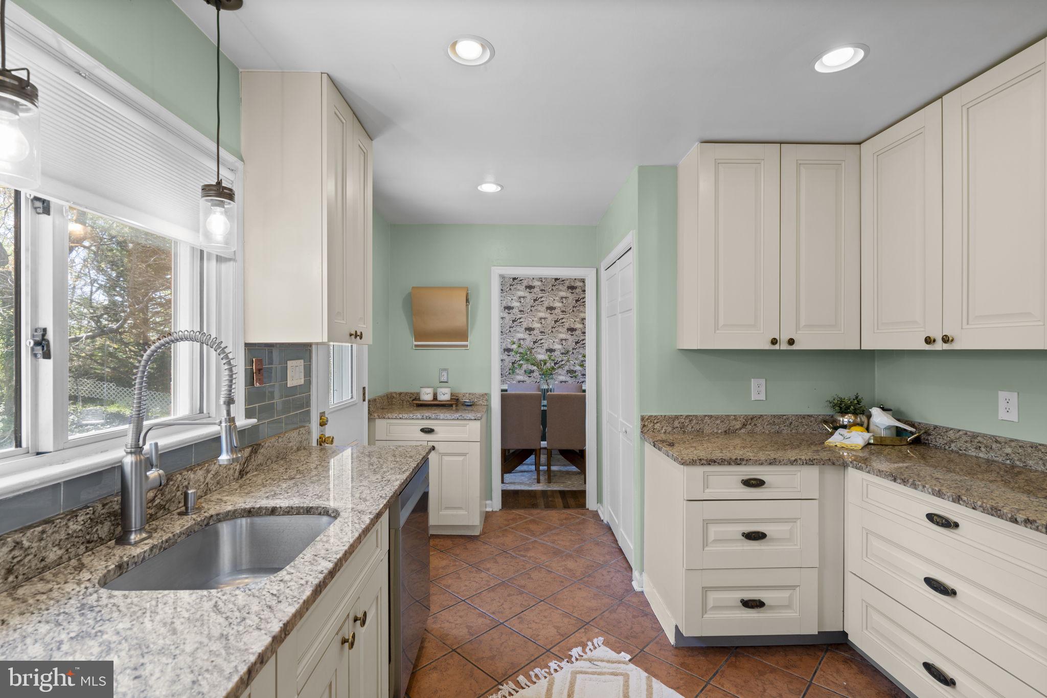 7005 Grove Road Alexandria, VA 22306 - Photo 36 of 81 Lots of cabinets