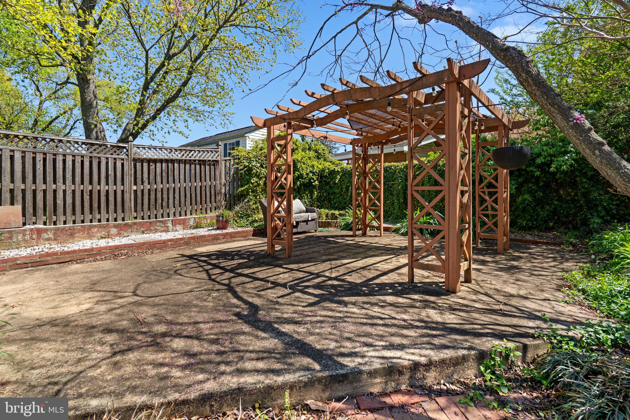 7005 Grove Road Alexandria, VA 22306 - Photo 71 of 81 Plenty of room to entertain outdoors