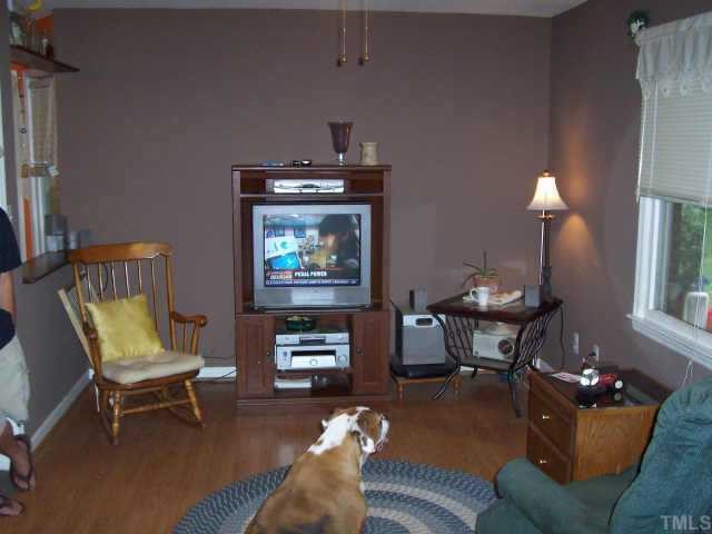 321 Mace Road Mebane, NC 27302 - Photo 3 of 10 Living Room