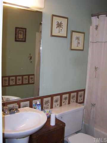 321 Mace Road Mebane, NC 27302 - Photo 6 of 10 Bathroom