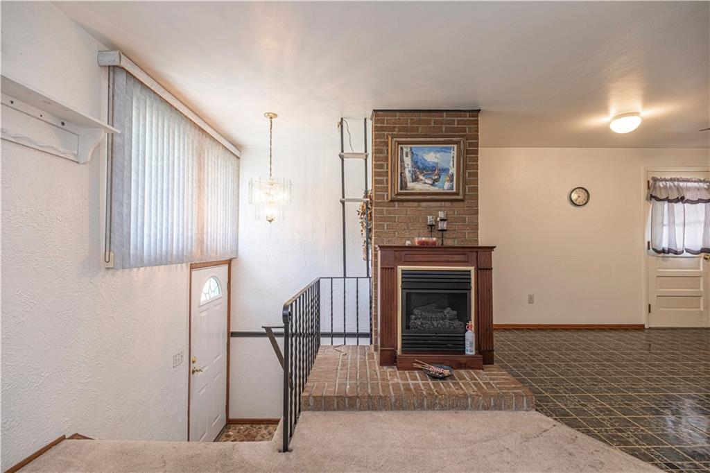 565 Anderson Avenue Pittsburgh, PA 15239 - Photo 3 of 18