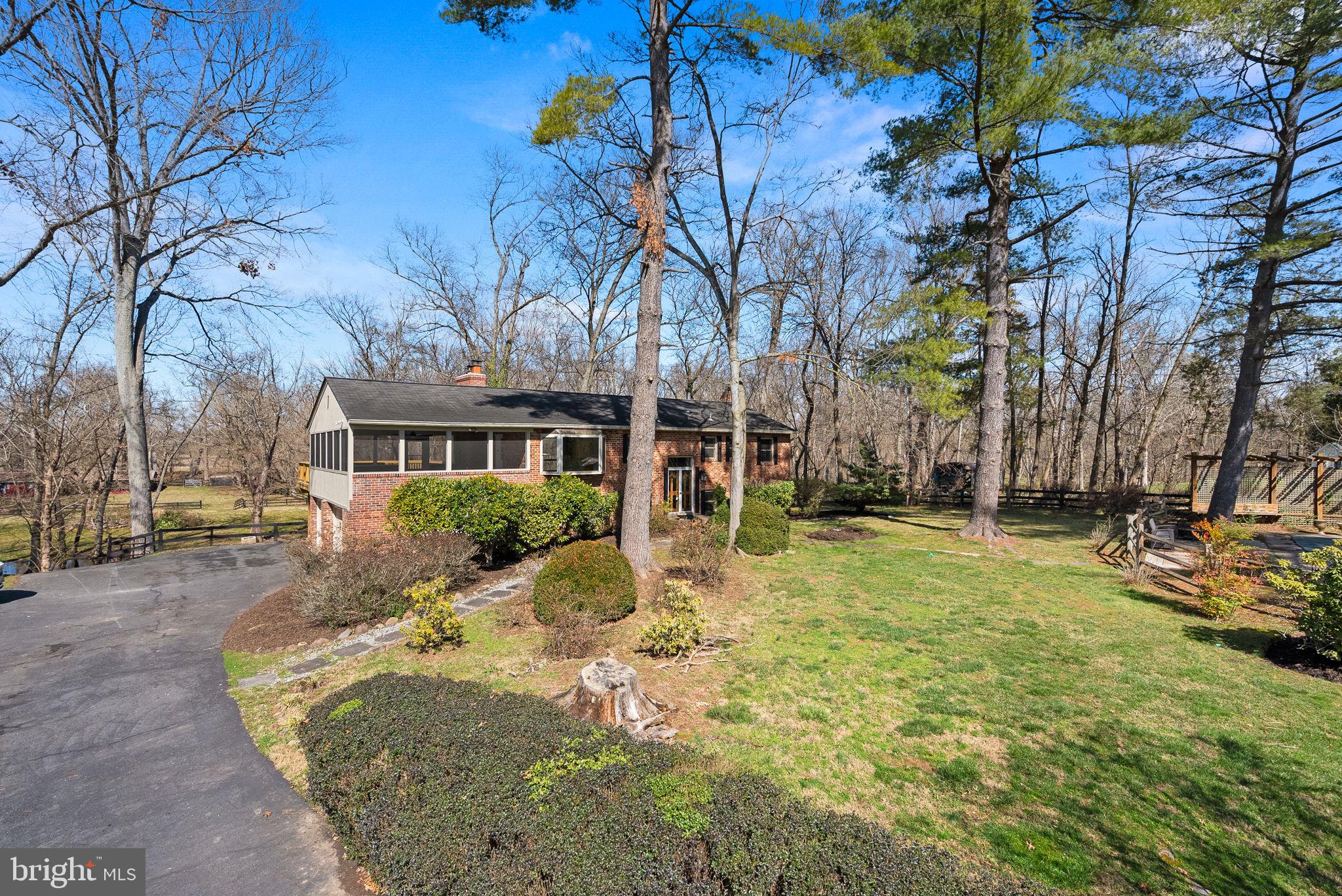 19649 Youngs Cliff Road Sterling, VA 20165 - Photo 9 of 81 Gallery Image 9
