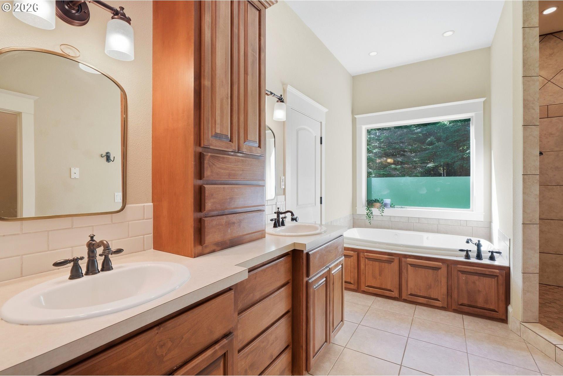27011 Northeast Rotschy Mill Road Yacolt, WA 98675 - Photo 24 of 47 Owner's Suite Bathroom
