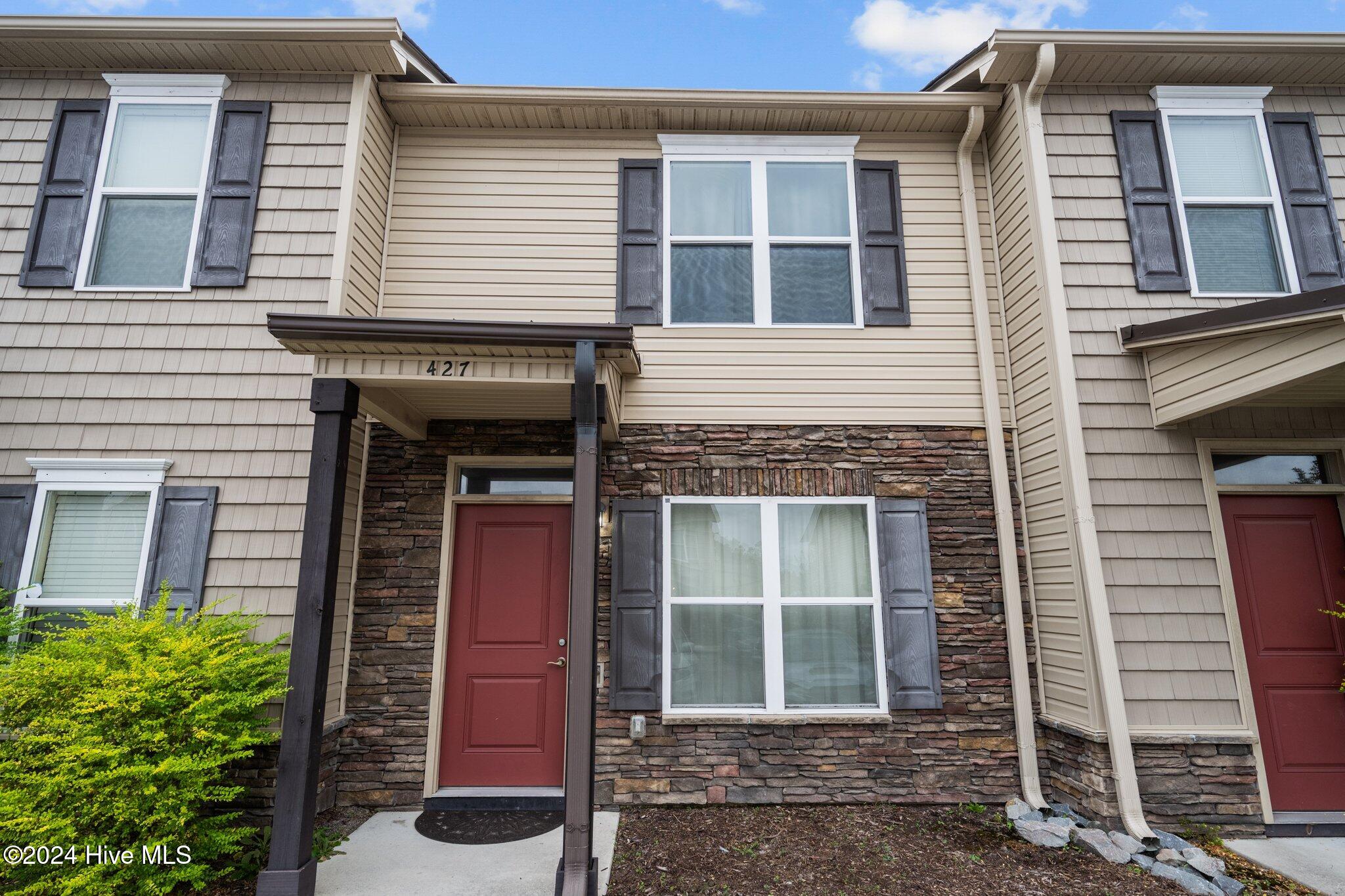 427 Sullivan Loop Road Midway Park, NC 28544 - Photo 1 of 24 1-web-or-mls-01