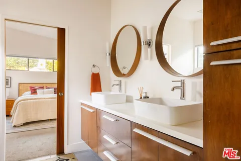 $1,799,000 | 2813 5th Avenue, Los Angeles, CA 90018