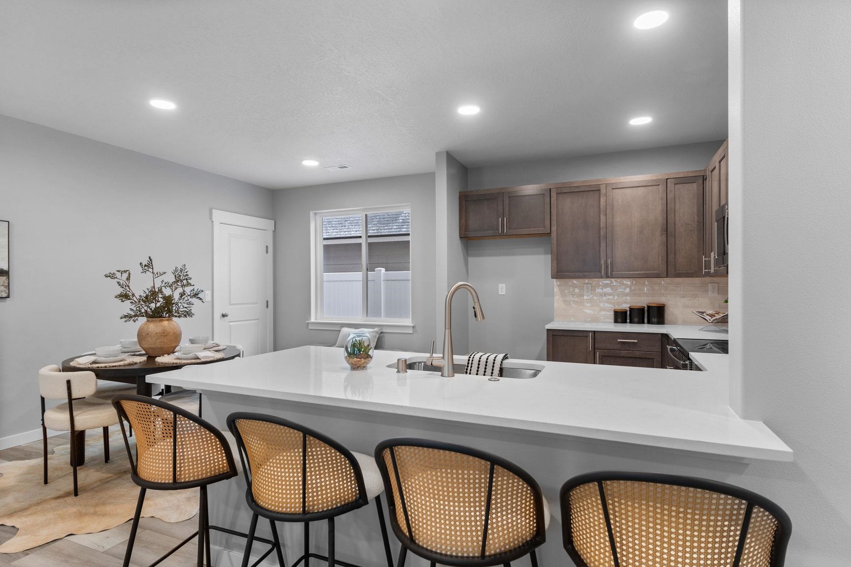 306 North Viewmont Road Greenacres, WA 99016 - Photo 4 of 25