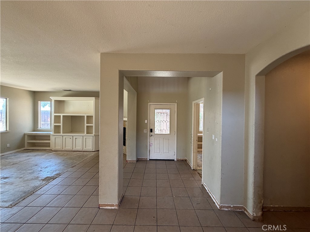 16183 Blue Haven Court Riverside, CA 92503 - Photo 5 of 61