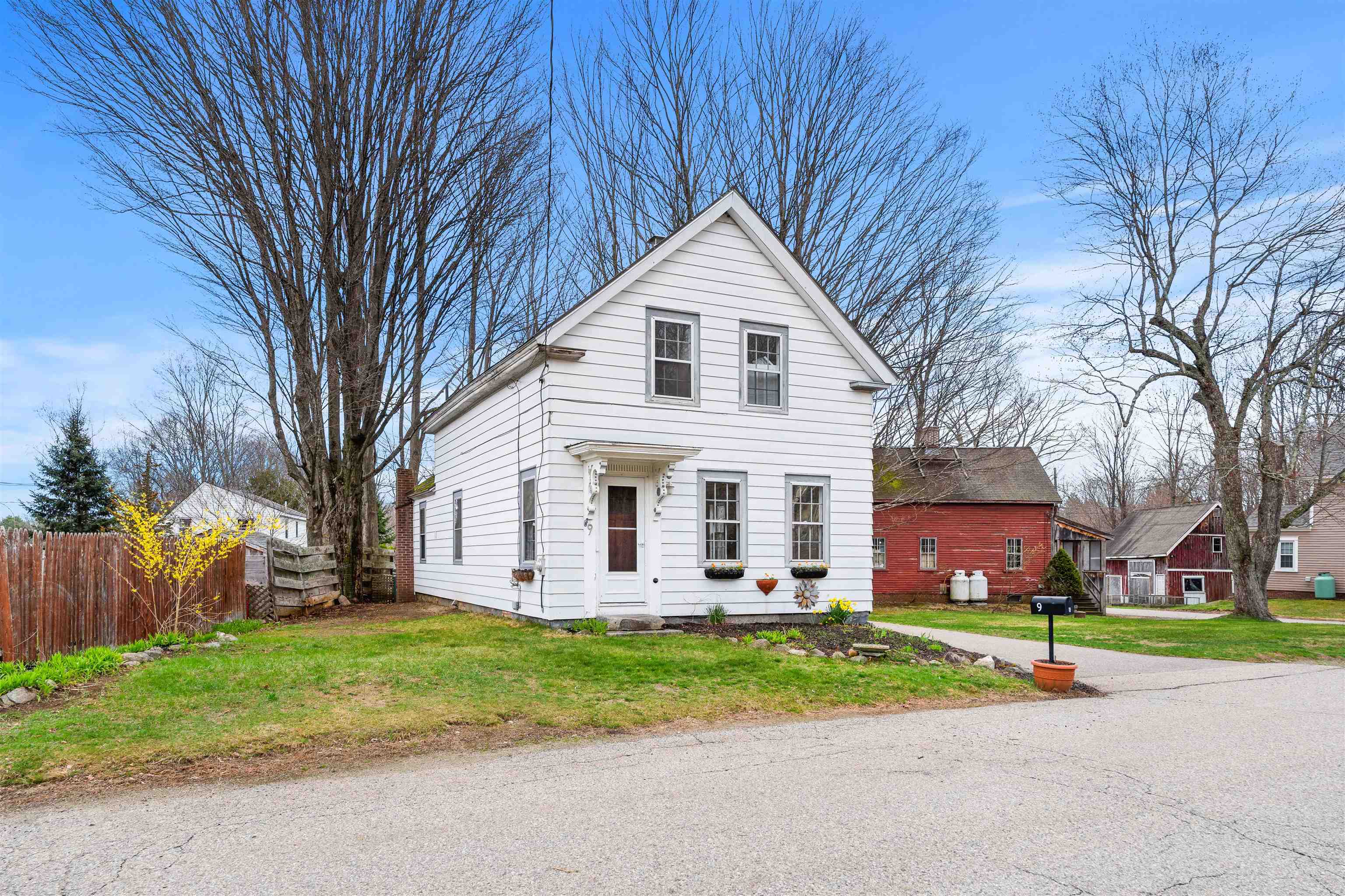 9 Railroad Avenue Newfields, NH 03856 - Photo 3 of 46