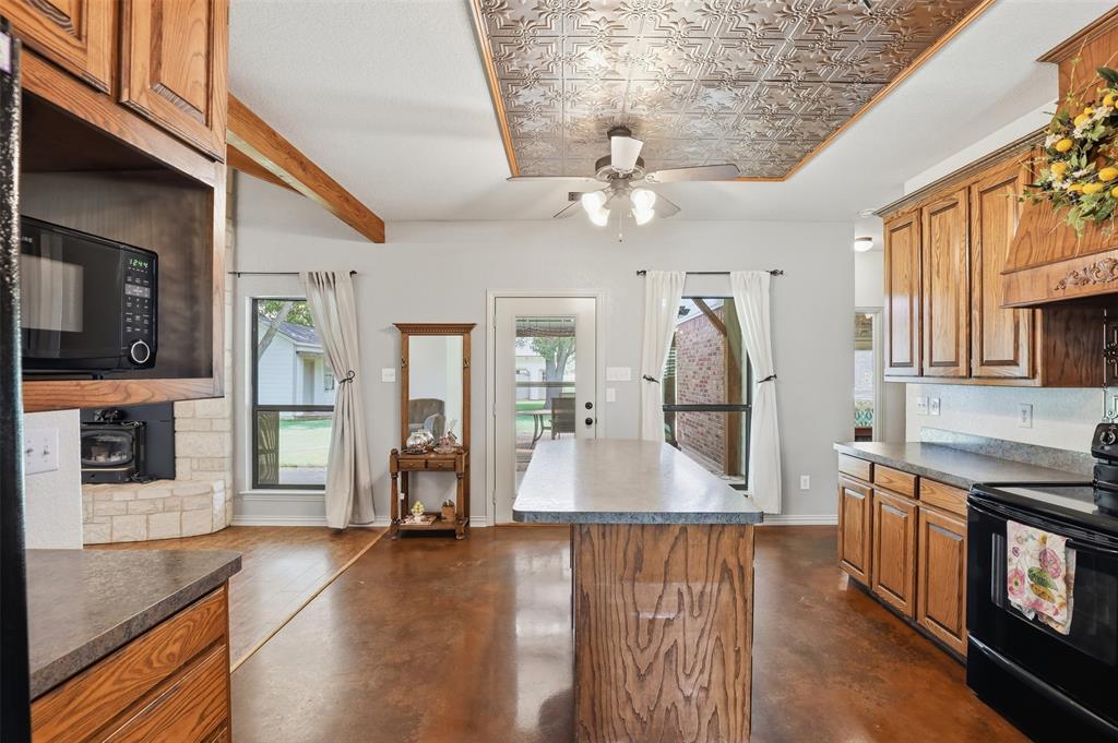 2421 Pecan Springs Road Cleburne, TX 76031 - Photo 15 of 40