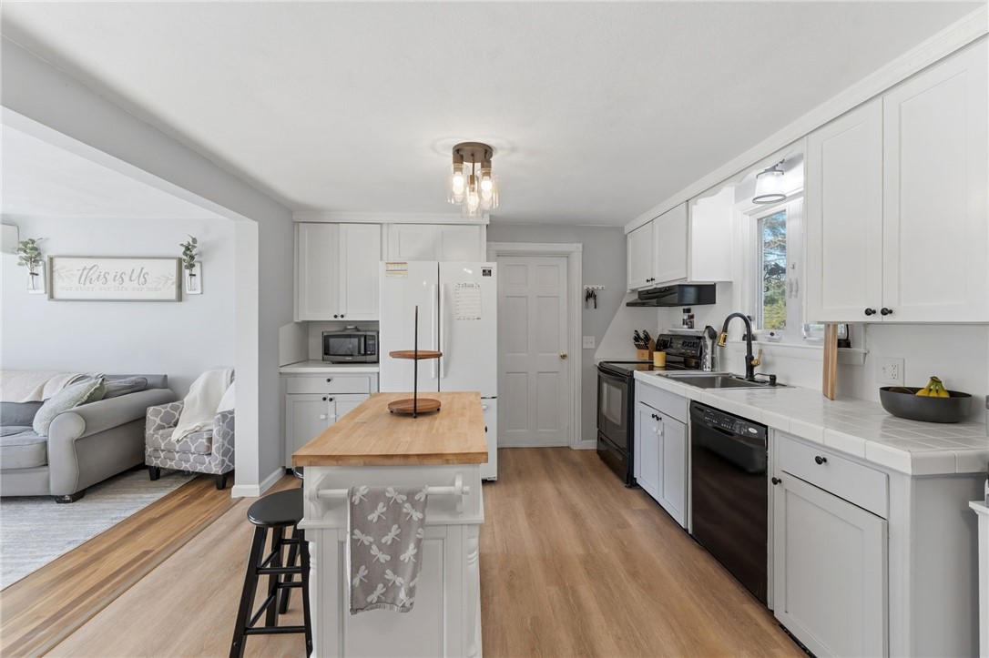 4 York Drive Coventry, RI 02816 - Photo 12 of 34