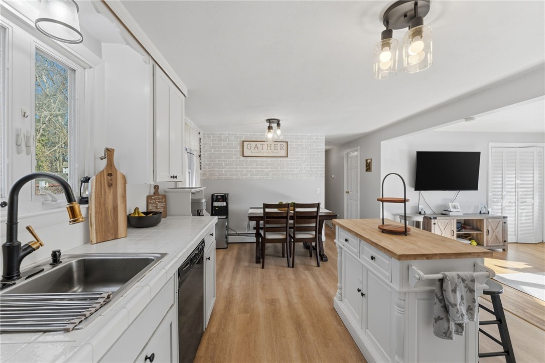 4 York Drive Coventry, RI 02816 - Photo 16 of 34