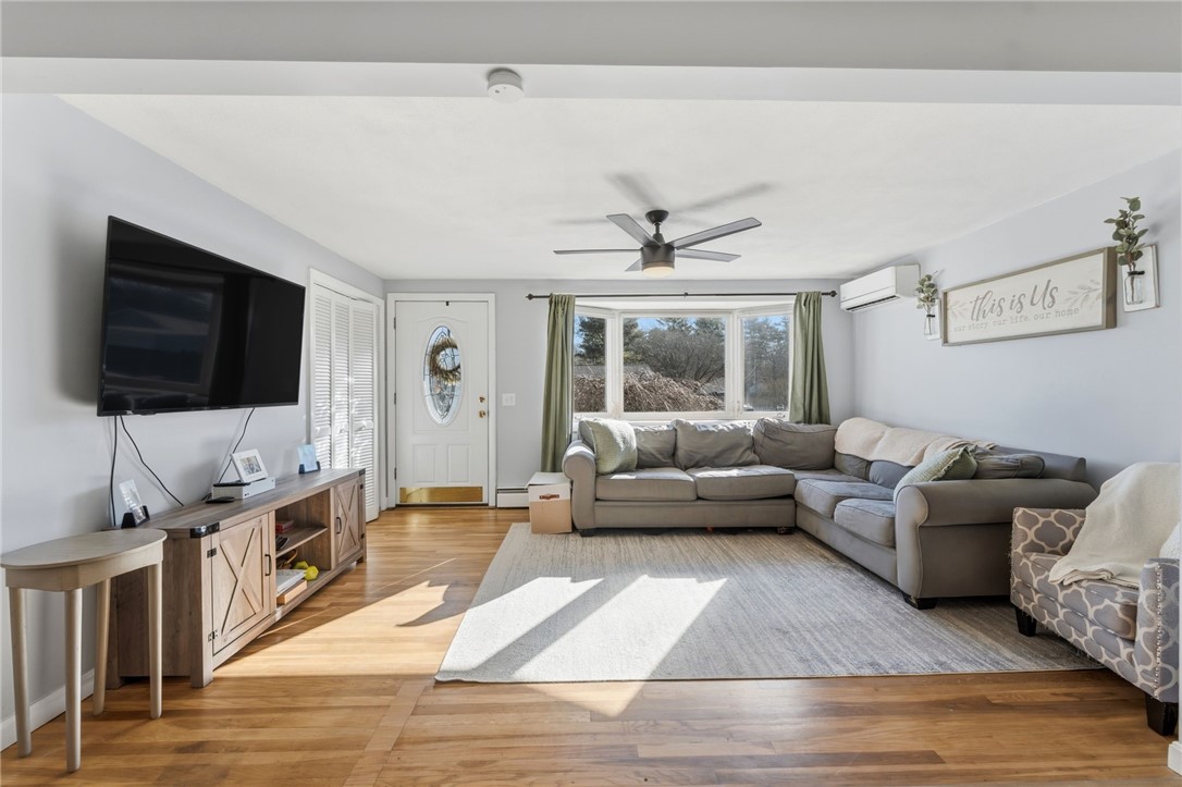 4 York Drive Coventry, RI 02816 - Photo 7 of 34