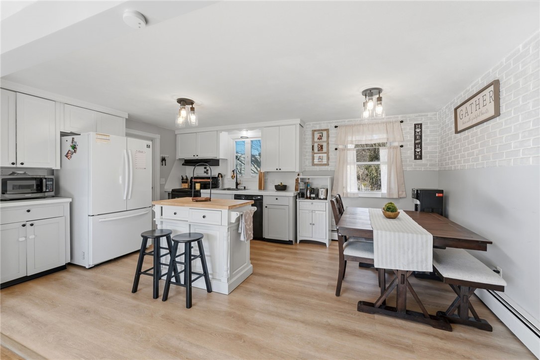 4 York Drive Coventry, RI 02816 - Photo 10 of 34