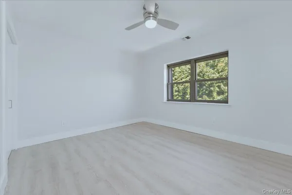 $4,300 | 136 Albany Boulevard, Unit 17E, Atlantic Beach, NY 11509