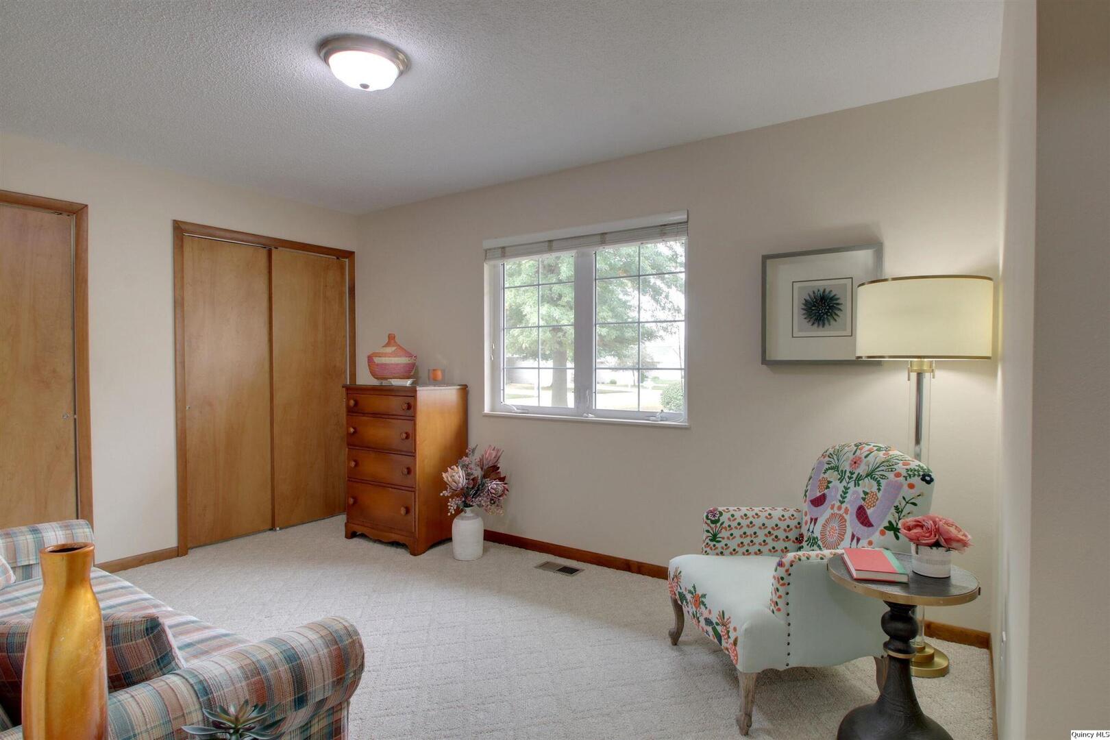 4921 Lake View Drive Quincy, IL 62305 - Photo 18 of 23