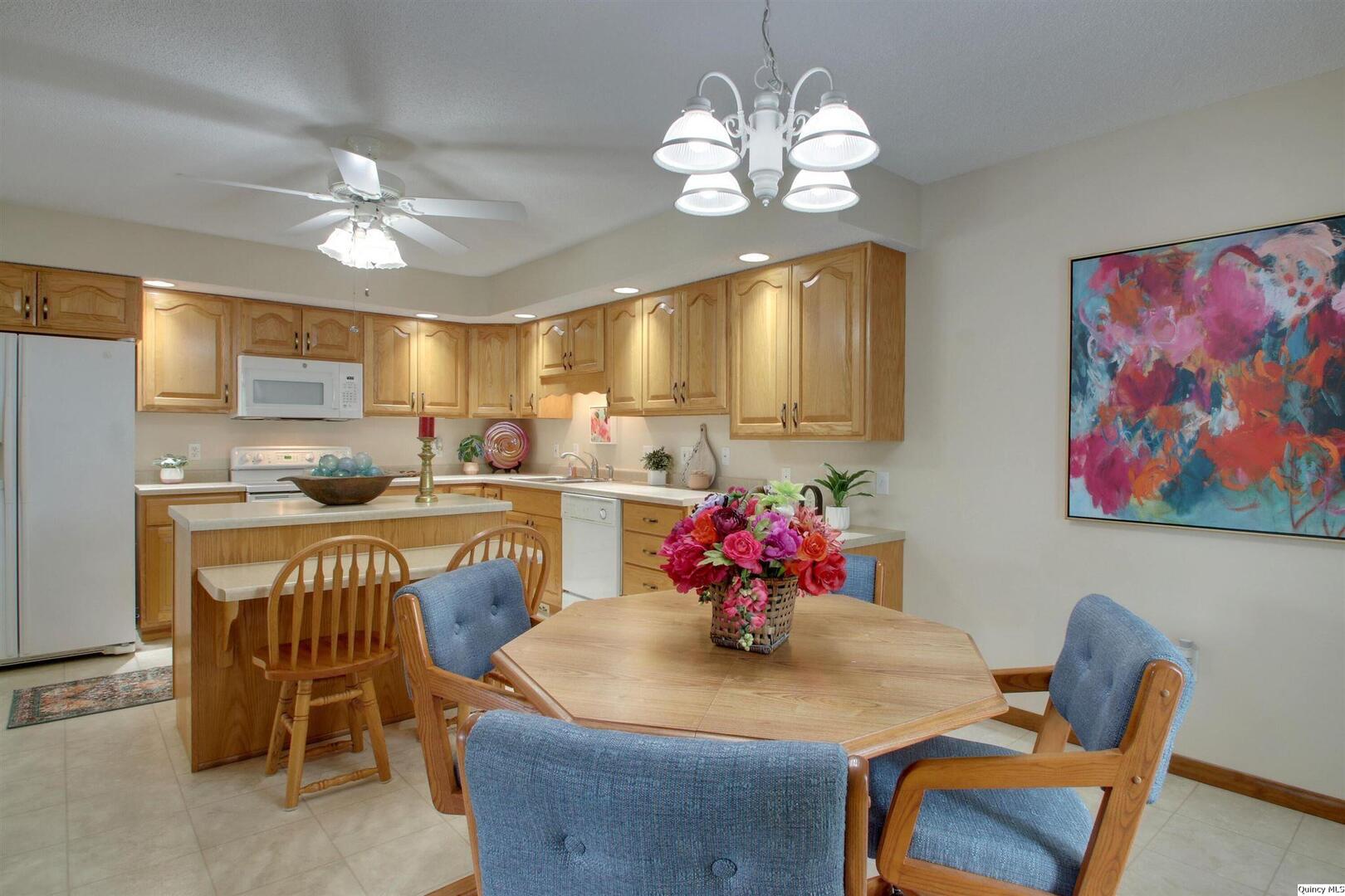 4921 Lake View Drive Quincy, IL 62305 - Photo 5 of 23